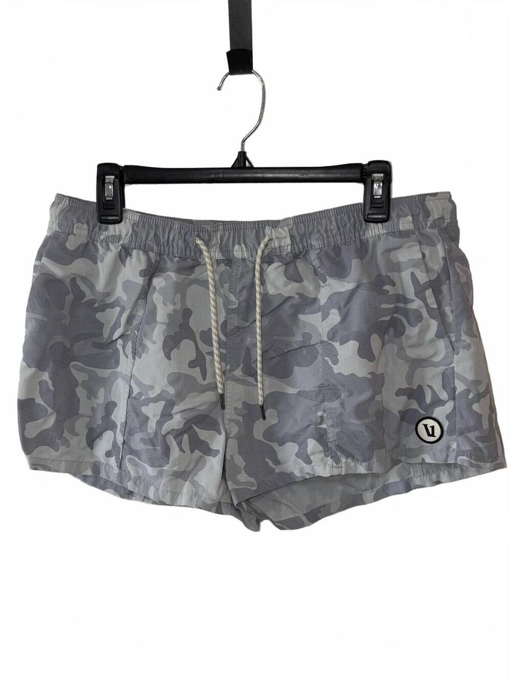 Vuori Light Grey Camo with Pockets shorts size XL